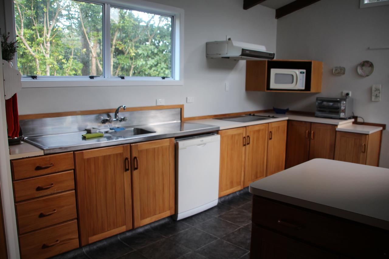 Punehu Stream Cottage Opunake Extérieur photo